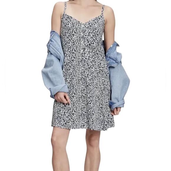 Gap dress, white and blue, floral, size medium - Picture 1 of 16